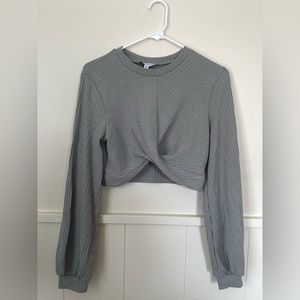 Gray cropped long sleeve shirt